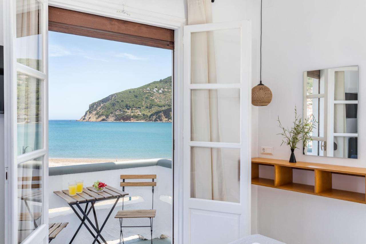 Uncle John'S Guesthouse Skopelos Town Exterior photo