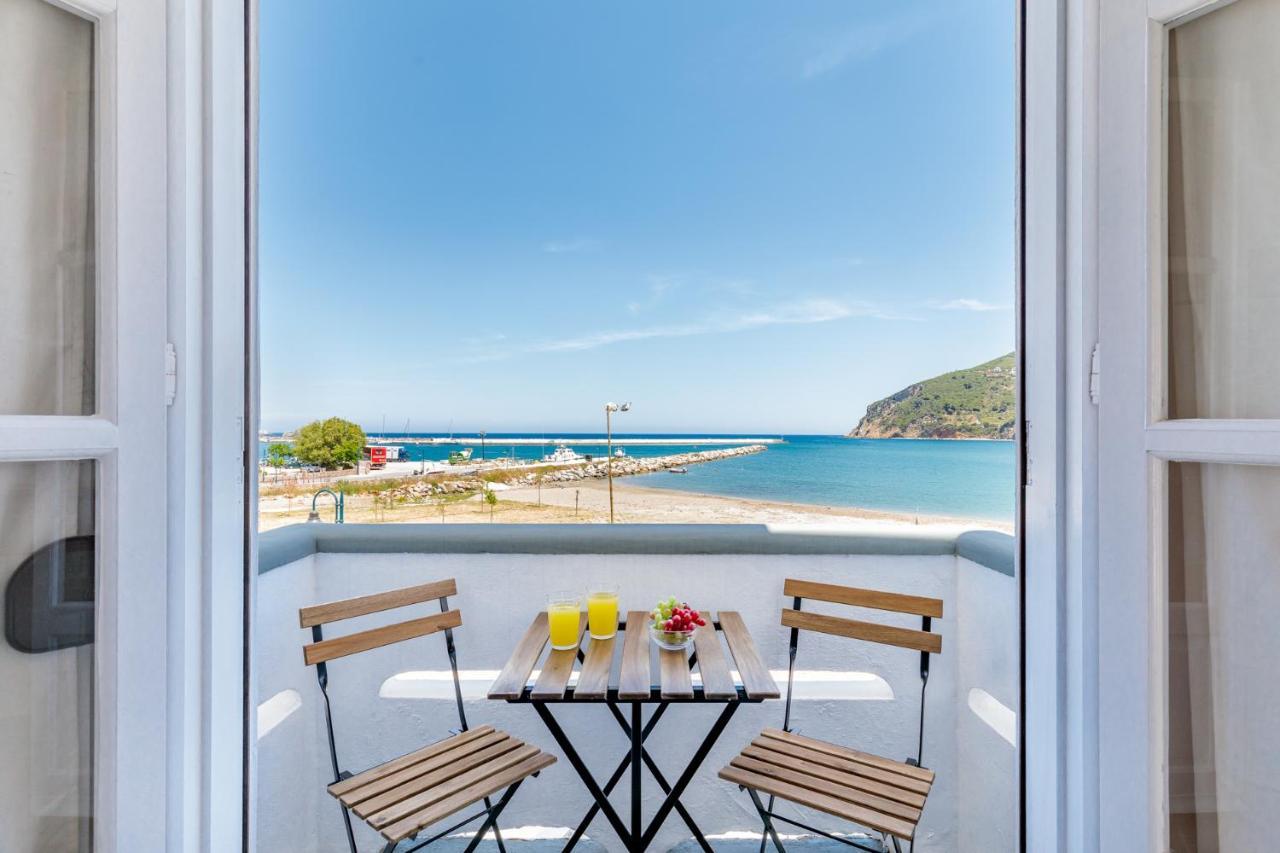 Uncle John'S Guesthouse Skopelos Town Exterior photo