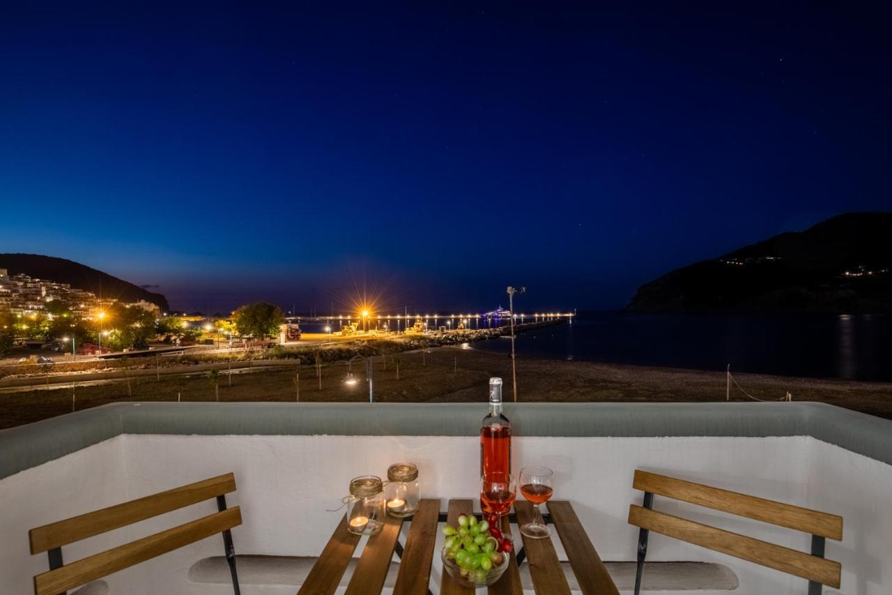 Uncle John'S Guesthouse Skopelos Town Exterior photo